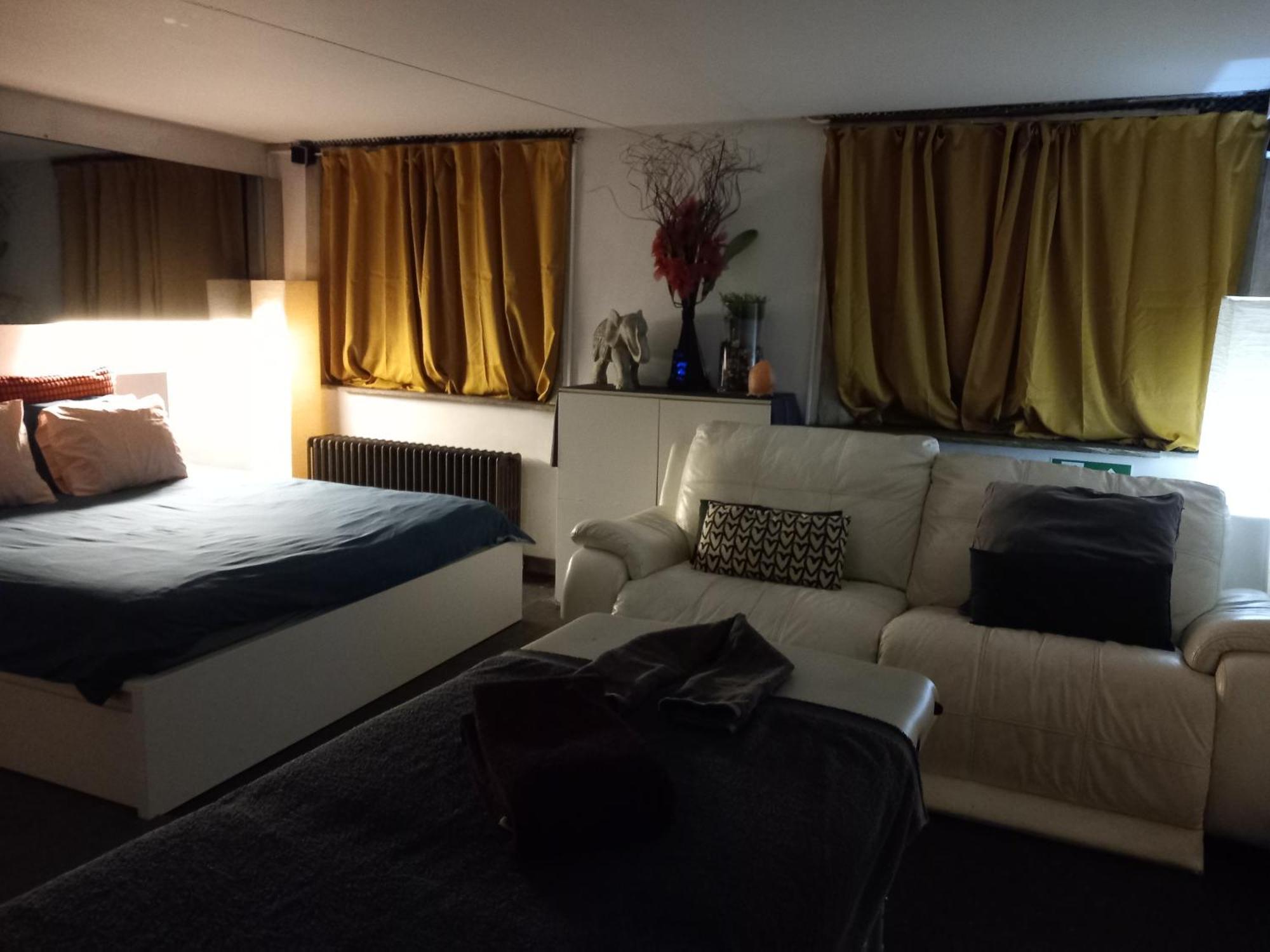 Nice And Cosy Place With Jacuzzi And Sauna To Relax In The Centre Of Antuérpia Exterior foto
